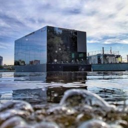 Новый формат прописки: москвичи переселяются в плавучие жилища прямо в городе