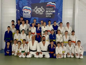 Крым: место силы для "Борцовского братства" и их единства духа